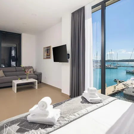 Marina Baotic Apartments