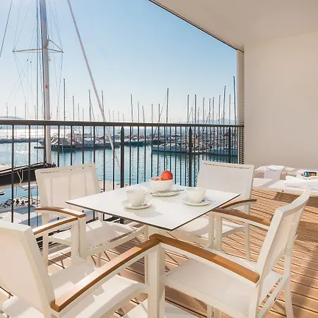 Marina Baotic Apartments * Трогир