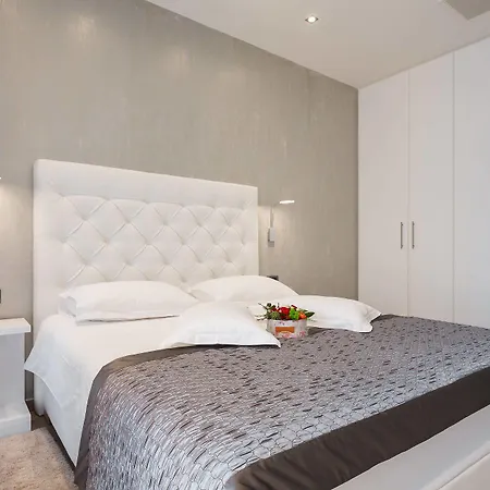 Marina Baotic 아파트