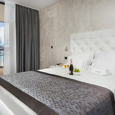 Marina Baotic Apartments