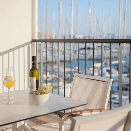 Marina Baotic Apartments Трогир