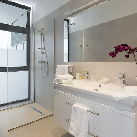 Marina Baotic Apartments