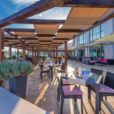 Marina Baotic Apartments Трогир