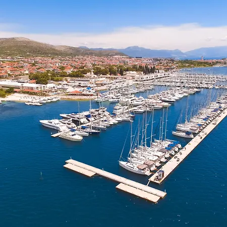 Marina Baotic Apartments *